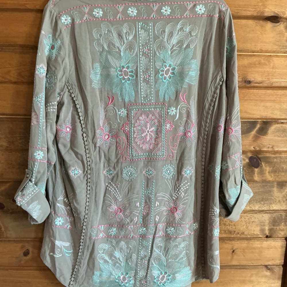 Soft Surroundings Gray Blouse with Pink and Blue Embroidery - Picture 4 of 7